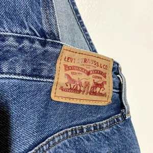 Levi's Bib Overalls Jeans 100% Cotton Adjustable Distressed Straight Med Wash XS thumbnail 5
