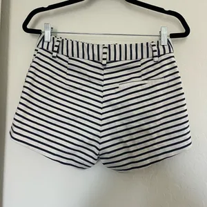 H&M Women’s Shorts 8 Striped Navy White Nautical Preppy Short Summer‎ Chino thumbnail 2