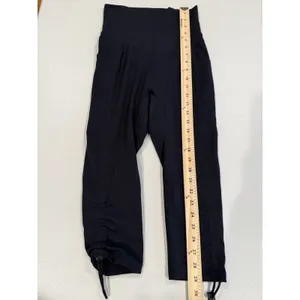 Free People Capri Leggings Womens XS Black Active Adjustable Hem Yoga Gym Travel thumbnail 3