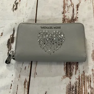 Michael Kors Cross‎ Grain Leather Embellished Wallet thumbnail 9