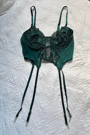 Green lace bra top Size M thumbnail 2