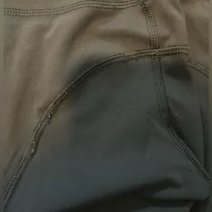 Lululemon mesh capri leggings 21” - size 4 thumbnail 7