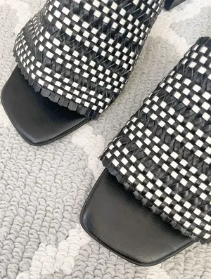 Topshop Black And White Weave Low Block Heel Mule Sandal thumbnail 3