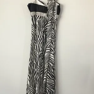 Gorgeous Zebra Print Dress- M thumbnail 4