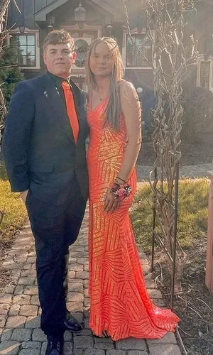 Dave & Johnny Prom Dress thumbnail 3