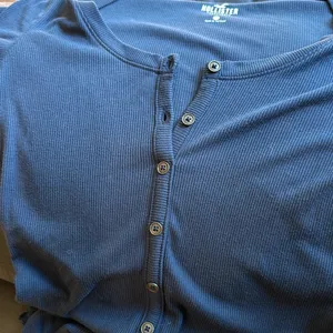 Hollister slim tee thumbnail 1