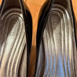 Coach Women's Black Patent Leather Stiletto Pumps Size 6.5 B thumbnail 3