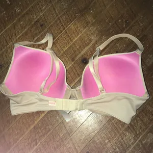 Victoria’s Secret 32D nude push-up bra thumbnail 3