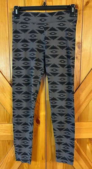 Pink Victoria's Secret Aztec Leggings Gray Sz Small (0886) thumbnail 1