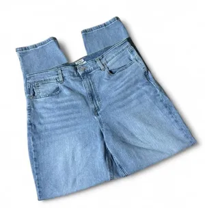 LL Bean Classic Fit High Rise Light Wash Straight Leg Jeans Womens 12 Reg 518710 thumbnail 1