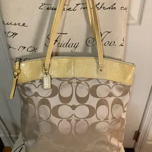F18385 Coach signature Shoulder bag thumbnail 1
