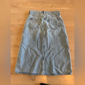 Old navy high rise slit midi denim skirt light wash blue size 10 NWOT thumbnail 8