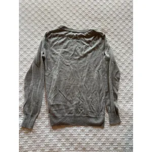 Women’s Gray Crewneck Long Sleeve Sweater thumbnail 3