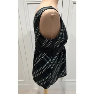 New York &‎ Co Plaid Sleeveless Babydoll Top Black Green Holiday Dark Academia 6 thumbnail 3