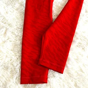 Lululemon Lunar New Year 2023 Wunder Under HR Legging 25” Dark Red Size 4 EUC thumbnail 7