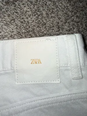 Zara Wide Leg White Jeans with Raw Hem thumbnail 5