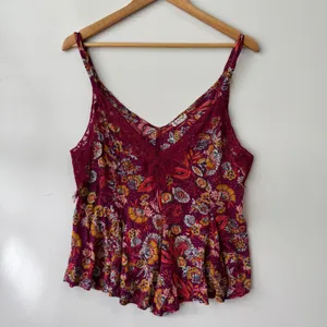 Free People Floral Cami Top Lace Trim V Neck Sleeveless‎ Blouse Medium thumbnail 3