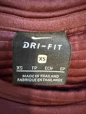 Nike Women’s Maroon Crewneck Quilted Sweatshirt Size XS - C53-026 thumbnail 2