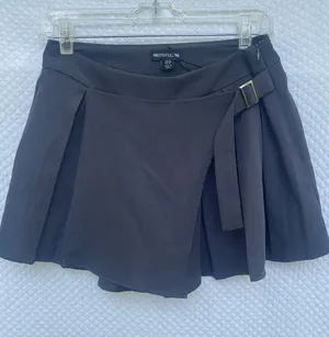 PrettyLittleThing Black Wrap Pleated Skirt with Buckle Detail thumbnail 1