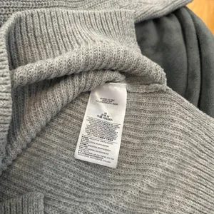 Gap gray wool sweater Size M thumbnail 3