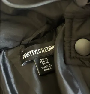 Pretty Little Thing Puffer Jacket thumbnail 2