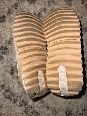 Nike Women’s Light Beige/Pale Pink Air Max Platform Sneakers thumbnail 5