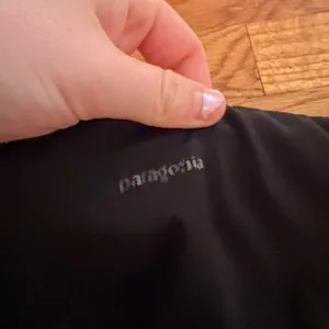 Patagonia Womens Active Leggings Size M Black Performance Yoga Hiking Pants thumbnail 3