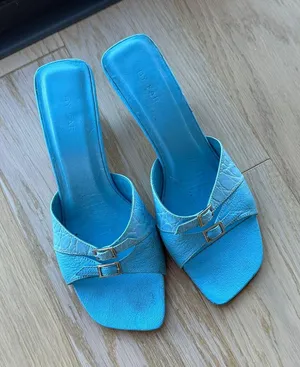 By Far Blue Heels thumbnail 1