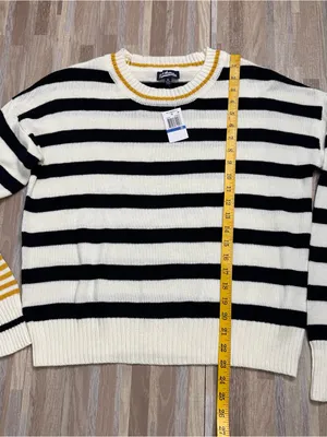 Freshman Black & Cream Striped Crewneck Sweater with Yellow Trim Women’s XL NWT thumbnail 2
