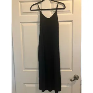 OLD NAVY Midi Cami Slip Dress in Black Crepe Size Medium M MINIMALIST CASUAL thumbnail 2