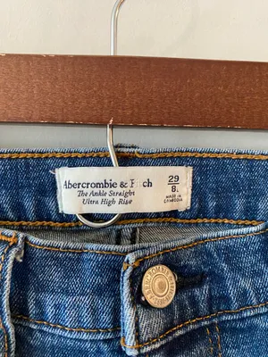 Abercrombie The Ankle Straight Ultra High Rise thumbnail 8