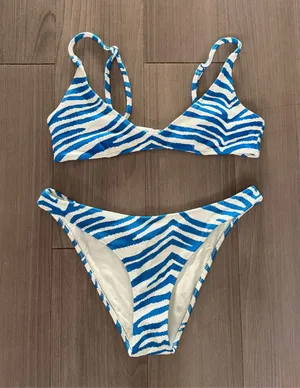Triangl Bikini thumbnail 1