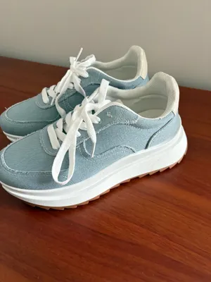 Tennis shoes Blue Size 7 thumbnail 3