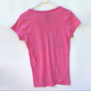 Romance & Retro Rock Womens Pink Short Sleeve V Front Graphic Tee Sz L thumbnail 4