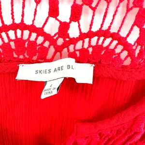 Skies are Blue size large red tank‎ top gauzy with crochet lace detal thumbnail 3