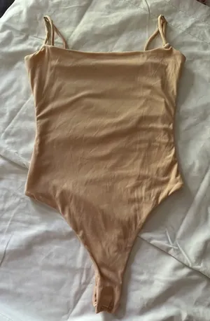 QINSEN Tan Nude Square Neck Bodysuit XS Adjustable Straps Thong Back‎ Stretch thumbnail 1