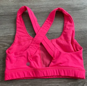 Lululemon Run: Stuff Your Bra thumbnail 4