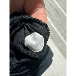 Lululemon Black Crisscross Strap Sports‎ Bra Size 4 thumbnail 2