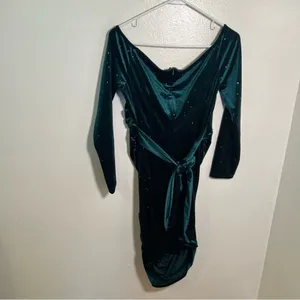 Women's Sz Large Off Shoulder Velvet Dress Emerald Green Rhinestones Long Sleeve thumbnail 7