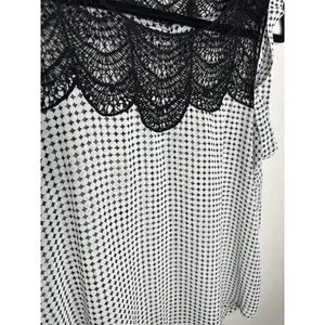 Pleione Blouse Womens Large Lace Yoke Sleeveless Geometric Scalloped Black White thumbnail 2