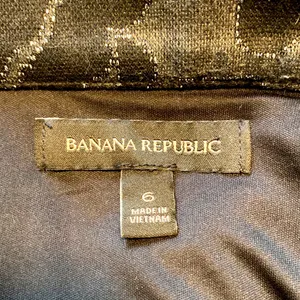 Banana Republic || Black/grey/silver print lined pencil skirt with side zipper thumbnail 4