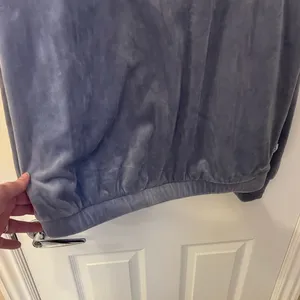 UGG Shanara Velvet Crew Neck Sweatshirt in the color Cloudy Grey. Large thumbnail 5