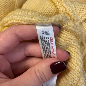 Urban Outfitters Cropped Turtleneck Sweater Womens Size L Yellow‎ thumbnail 7