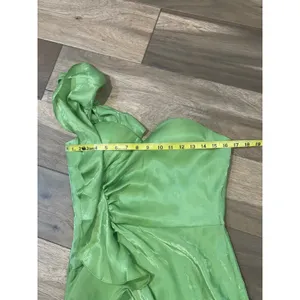 Bella Barnett One‑Shoulder Long Dress Size L Green Shimmer New With Tag thumbnail 3