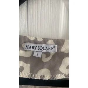 Mary Square Ruffle Sleeve Blouse Womens Size‎ S Tan Grey Leopard Print thumbnail 2