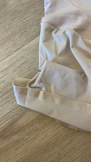 Spanx NWOT NUDE  SHORTS thumbnail 4