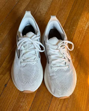 Brooks Running Shoes Women’s thumbnail 1