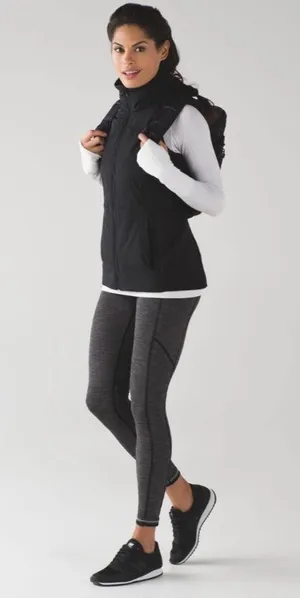 Lululemon Run For Cold Vest PrimaLoft Stretch Glide Material in Black Size 6 thumbnail 3