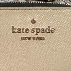 KATE SPADE BLACK BEIGE COIN KEY RING ID WALLET thumbnail 3
