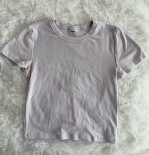 Sunday Best Aritzia T-Shirt Lavender Size M thumbnail 1
